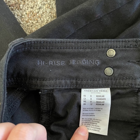 American Eagle Black High-Rise Jegging - Picture 4 of 4